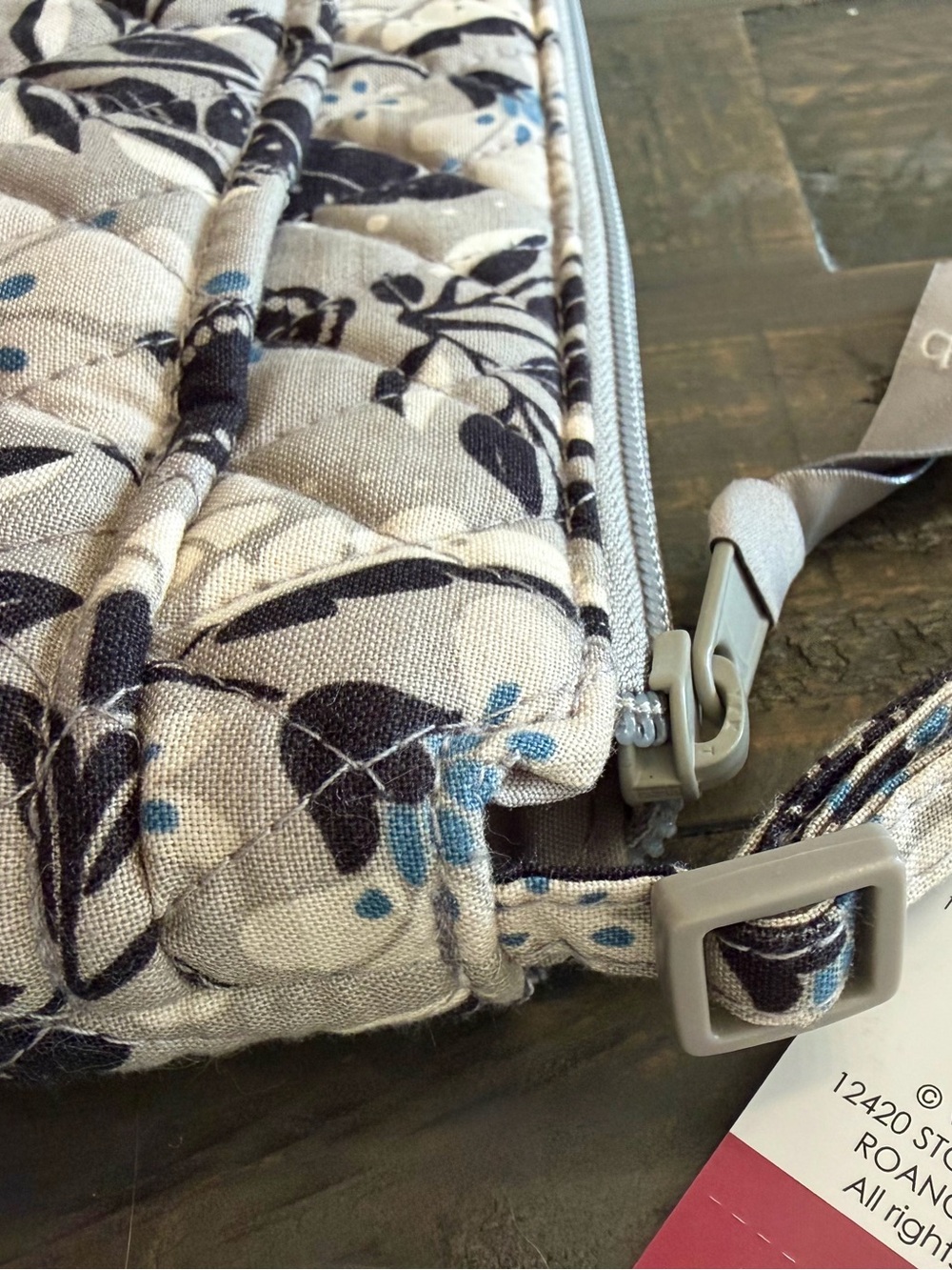 Vera Bradley Small Crossbody Bag Quilted Floral Grey NWT - Picture 8 of 10
